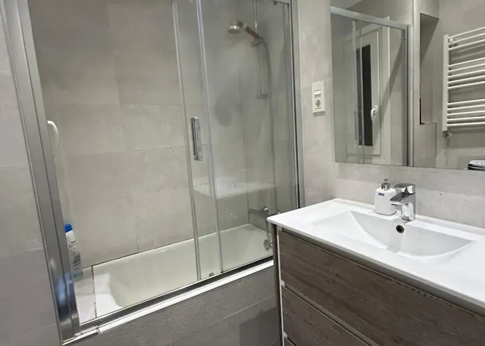 Viana Urban , Cozy 2br Near Old Town Διαμέρισμα *