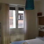 Viana Urban , Cozy 2br Near Old Town Apartament *