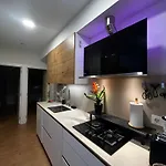 Viana Urban , Cozy 2br Near Old Town Apartament
