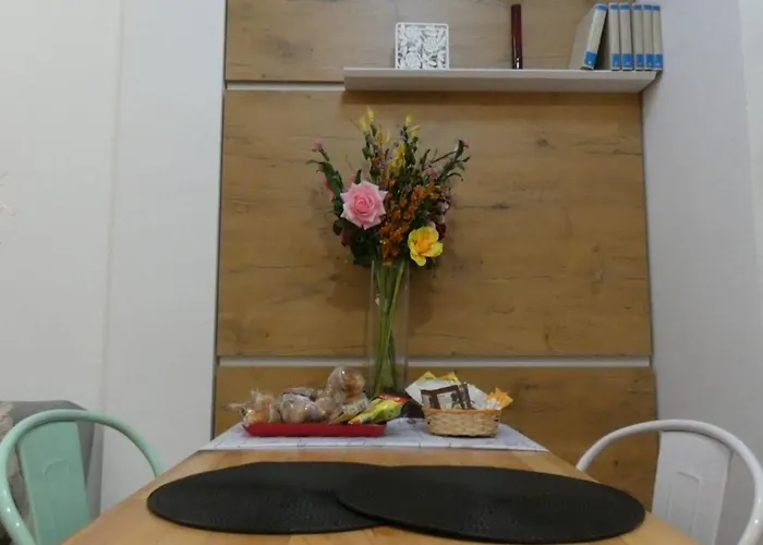 Viana Urban , Cozy 2br Near Old Town דירה