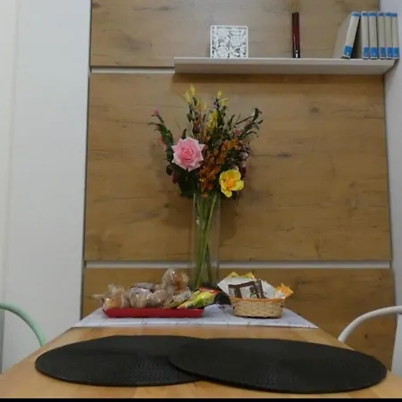 Viana Urban , Cozy 2br Near Old Town 아파트